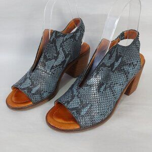 Lucky Brand Peep Toe Stacked Block Heel Rhazy Slingback Sandals 5.5 M Snakeskin